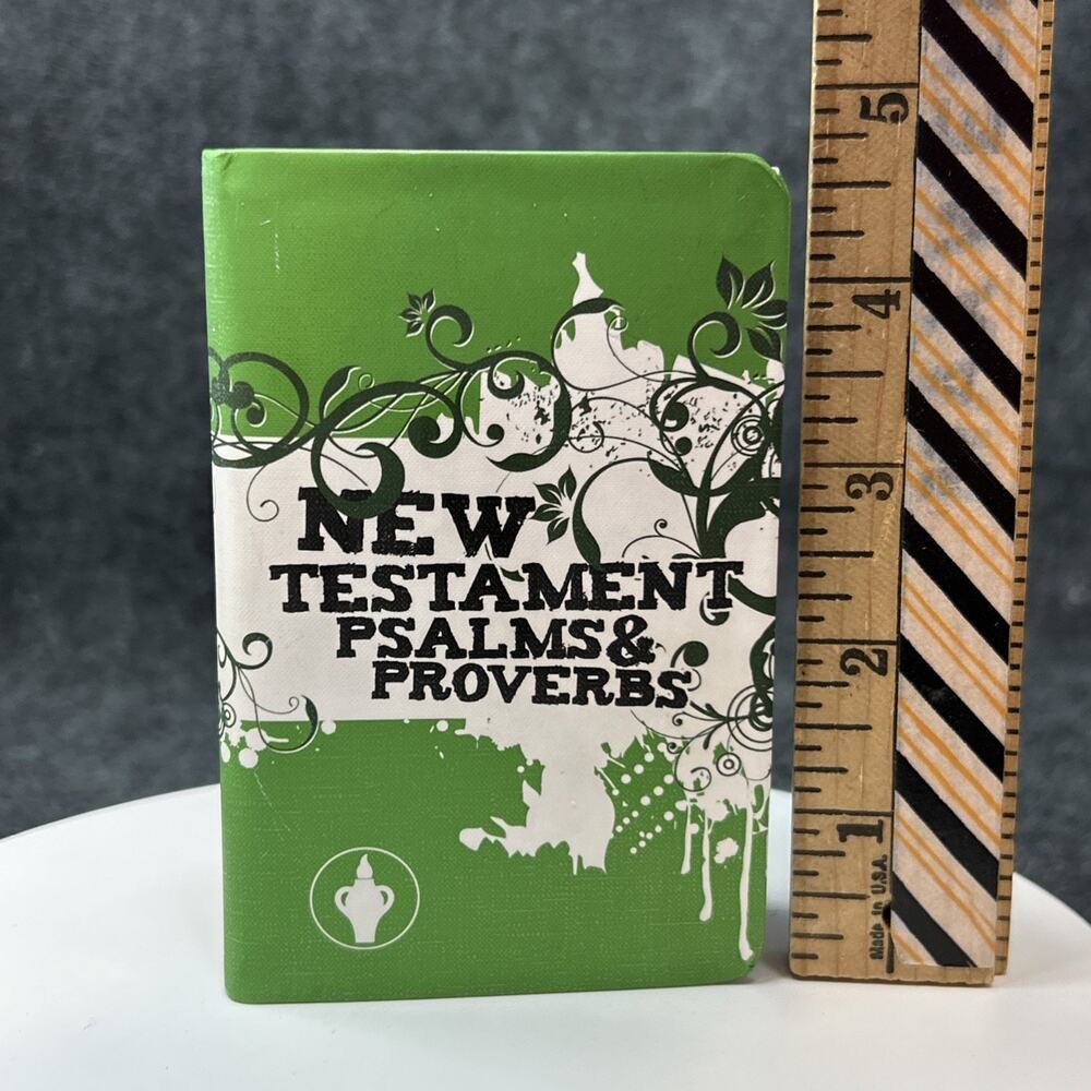 Vintage 1968 New Testament Psalms & Proverbs Pocket Book Compact Collectible